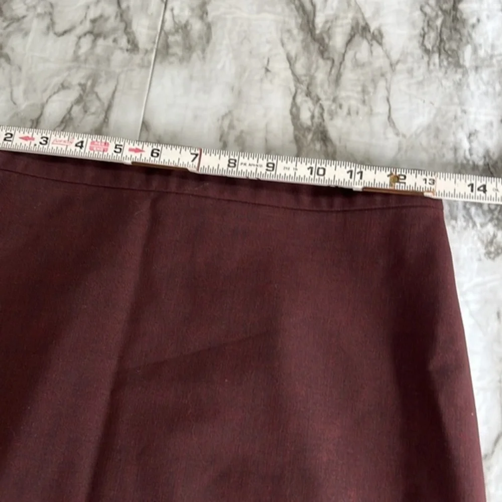 Maroon size 4 pencil skirt zipper back closure C1-21